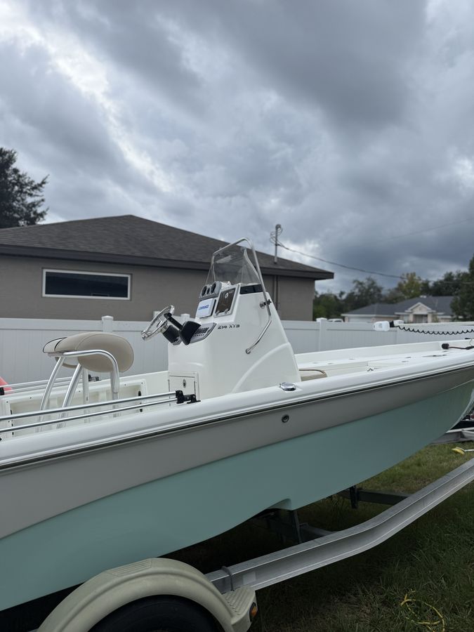 Bay boat, seafoam hull